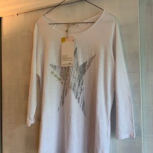 NWT Crowned Free shirt